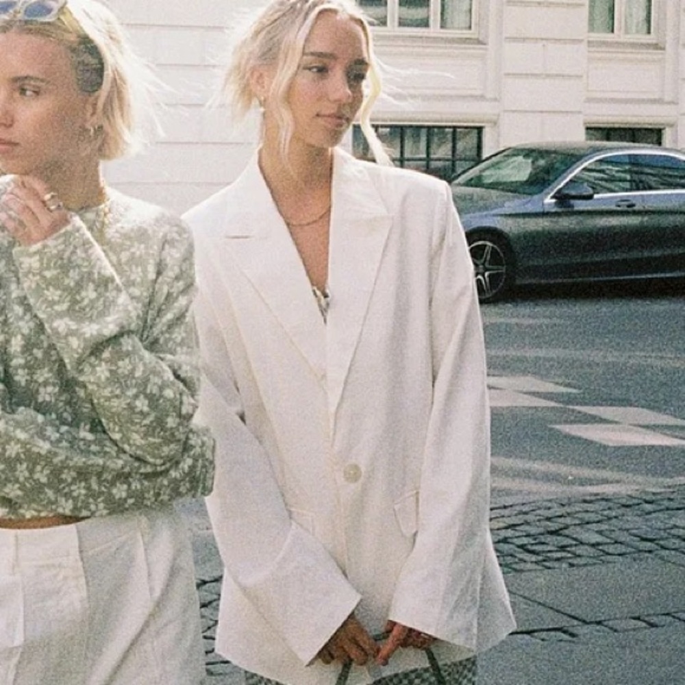 Lisa & Lena for NAKD linen blend blazer